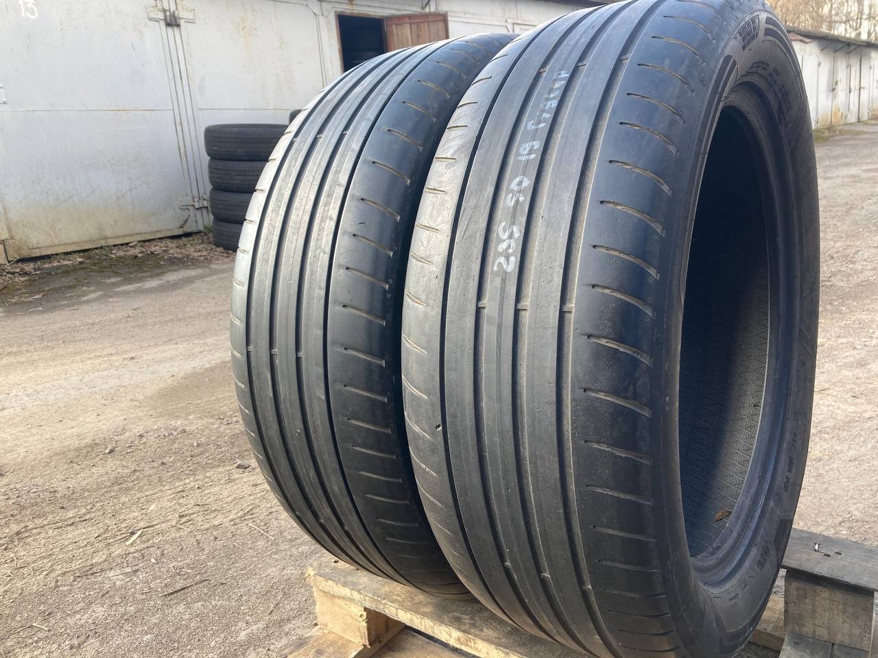 Goodyear 235/50R19