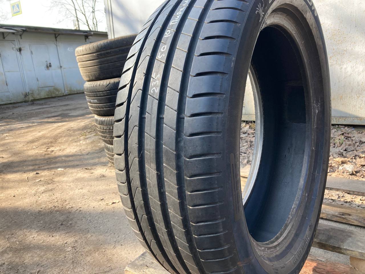Pirelli 235/50R19