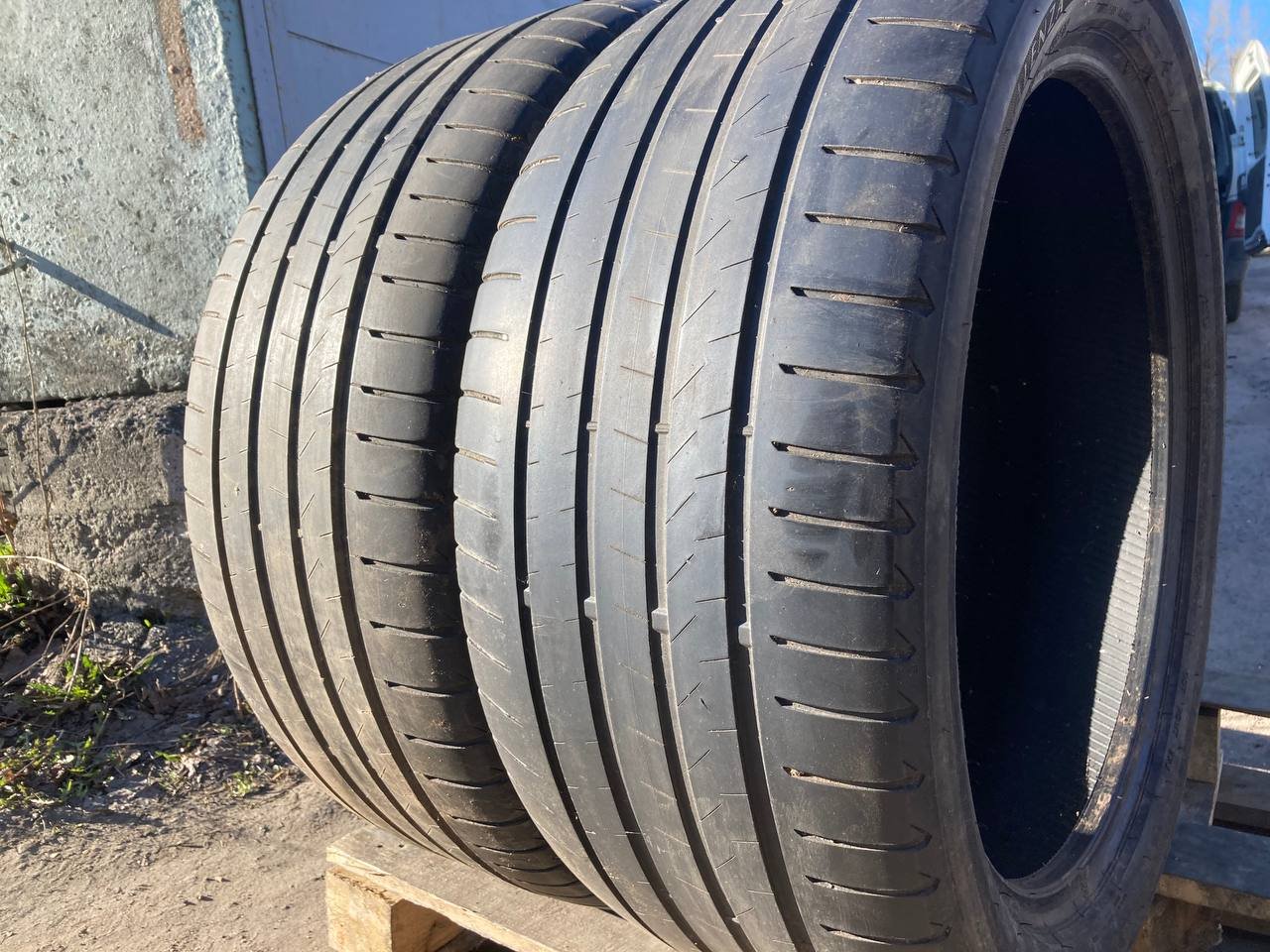 Bridgestone 285/40R21