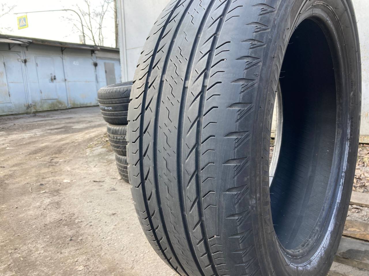 Bridgestone 235/55R19