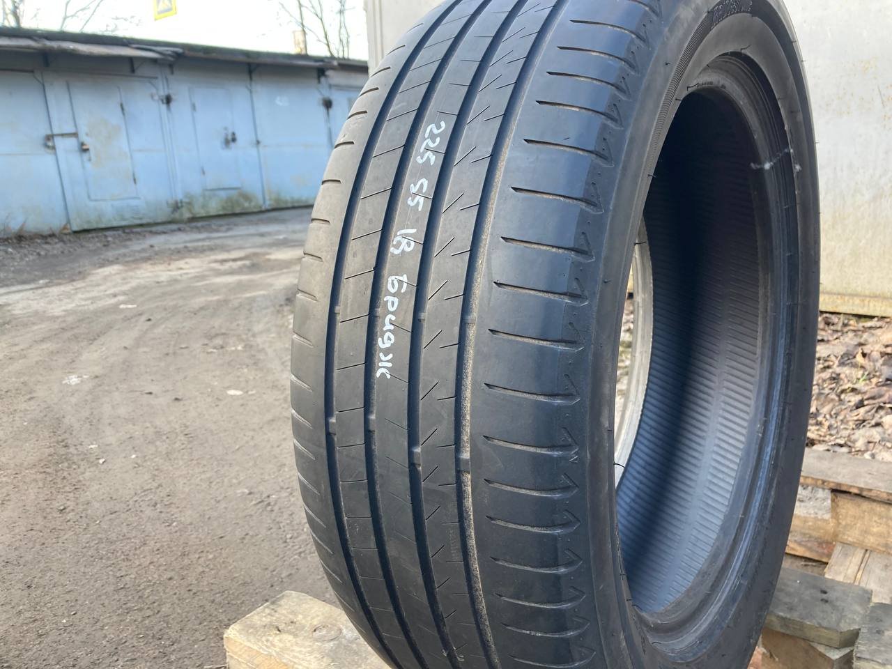 Bridgestone 225/55R18