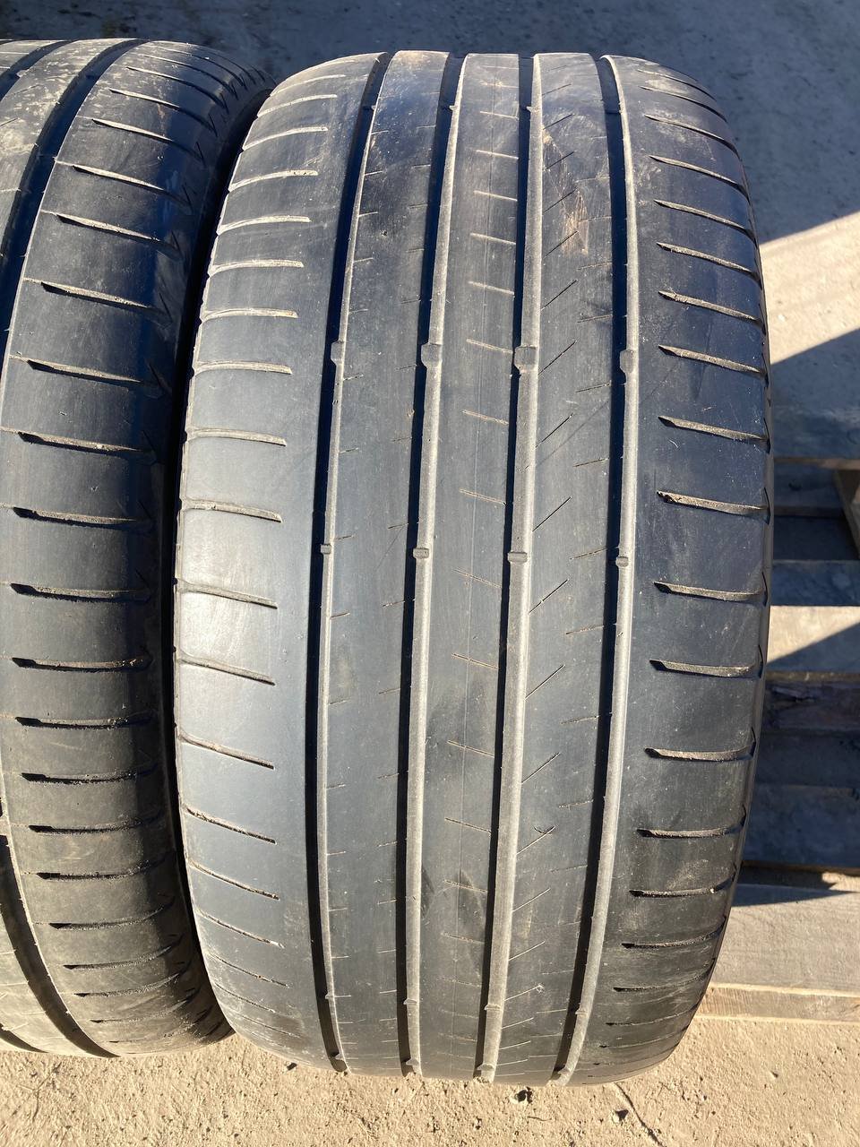 Bridgestone 285/40R21 фото 3