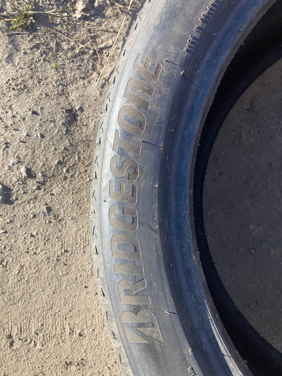 Bridgestone 285/40R21 фото 5